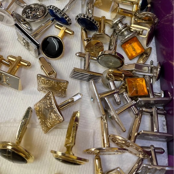 Vintage cufflinks and tie clips - Picture 7 of 11